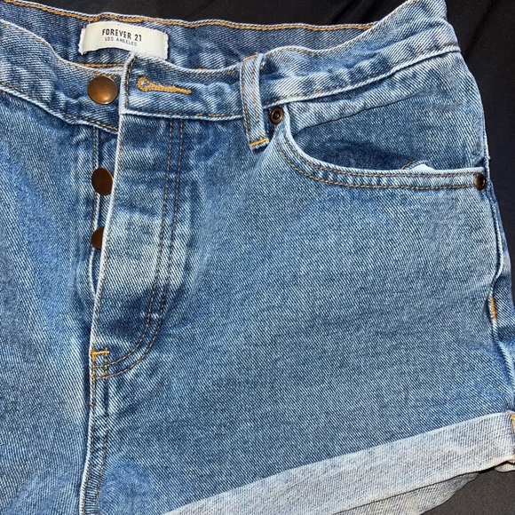 Forever 21 90s mom shorts - Picture 3 of 5